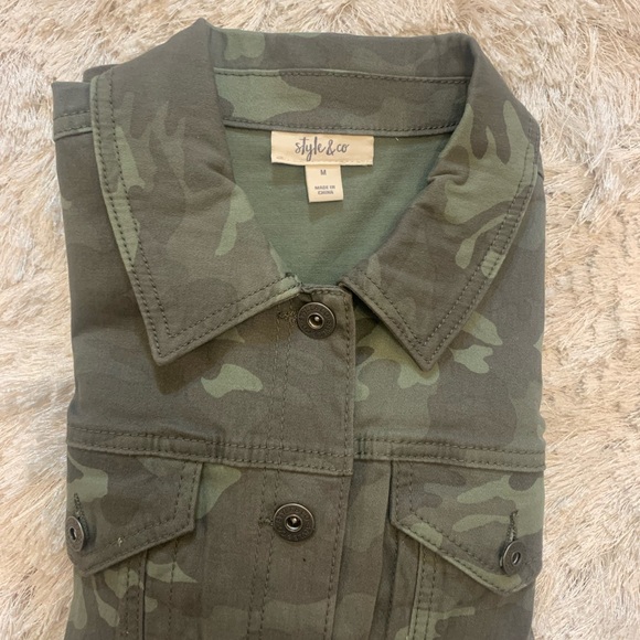 Green camo business casual jacket, M. NWT! Lovely detailing. All occasion style! - Picture 9 of 10